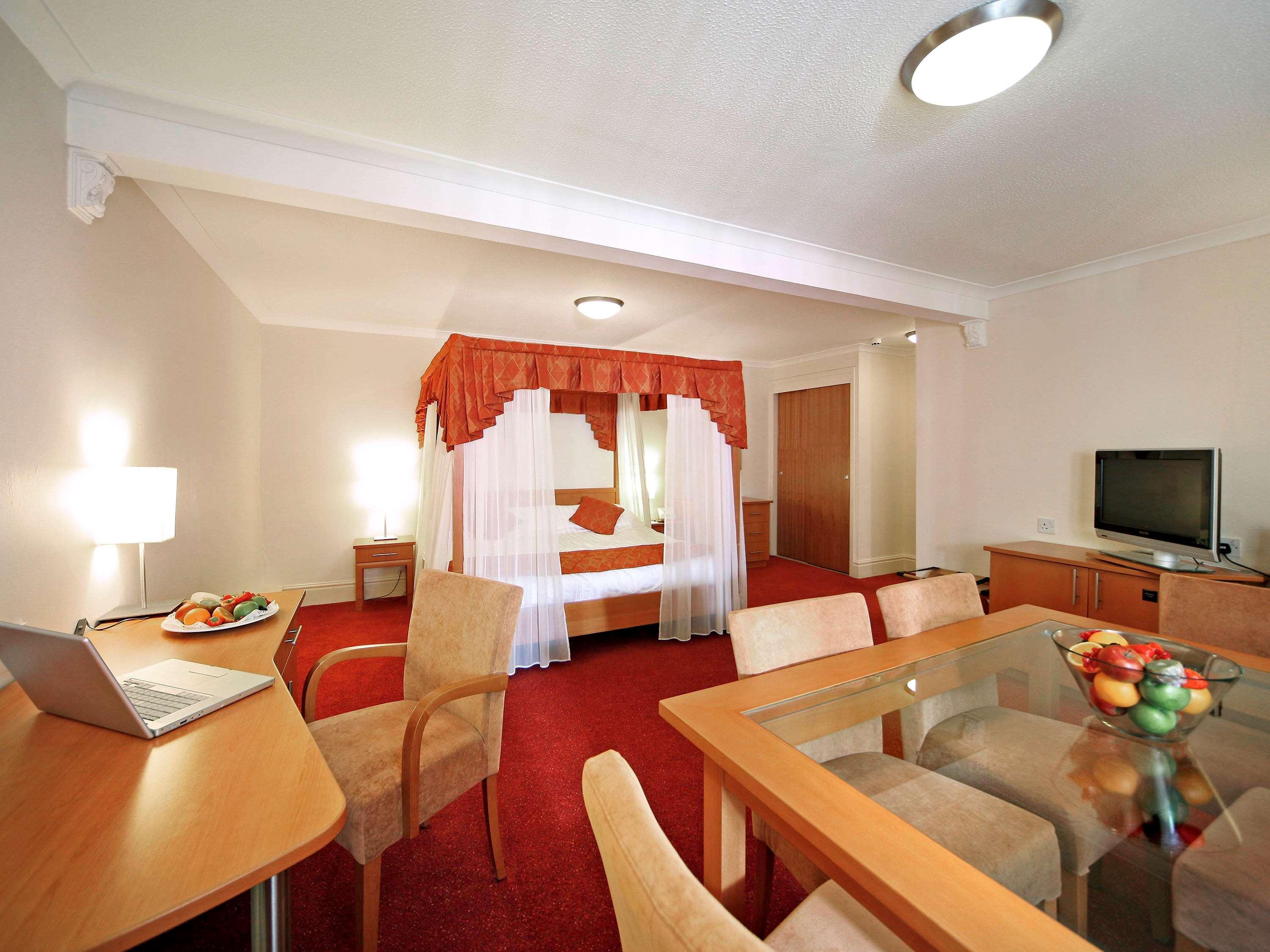Mercure Newcastle George Washington Hotel Golf & Spa Exterior photo